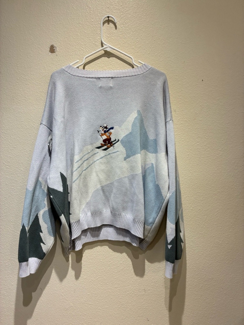 Disney Minnie Mouse and Friends Holiday Homestead Sweater Sz 2X - Picture 3 of 6